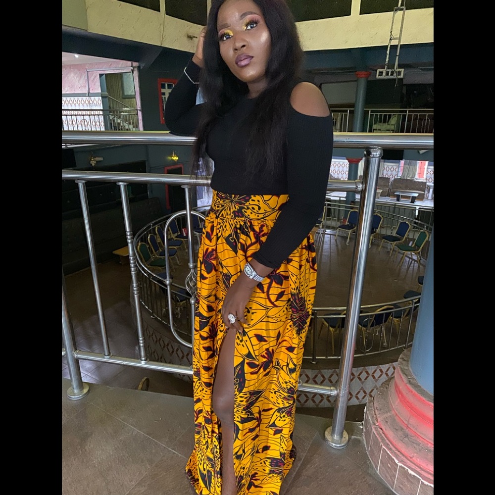 African Print Maxi skirt with a slit, high waist - Picture 6 of 8